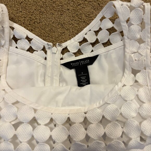White House Black Market White Top - Picture 3 of 3